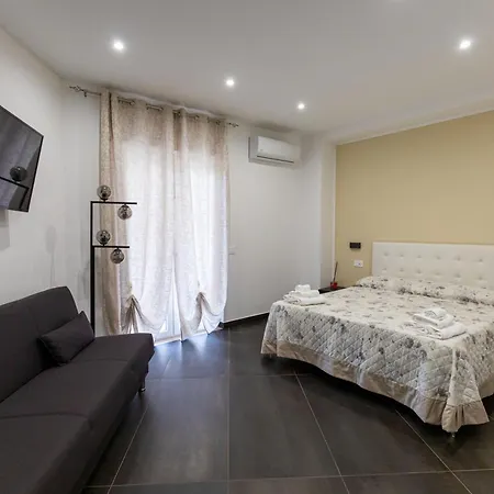 Luxury 144 Oda ve Kahvaltı Crotone