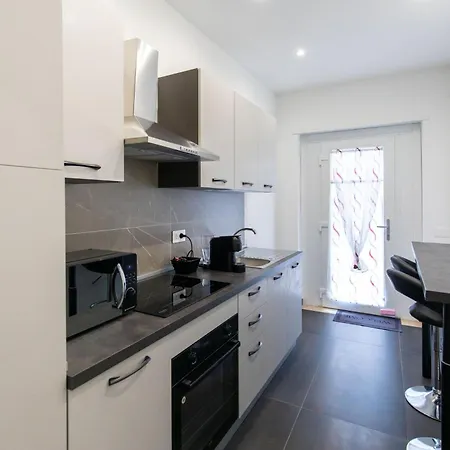 Luxury 144 Bed & Breakfast